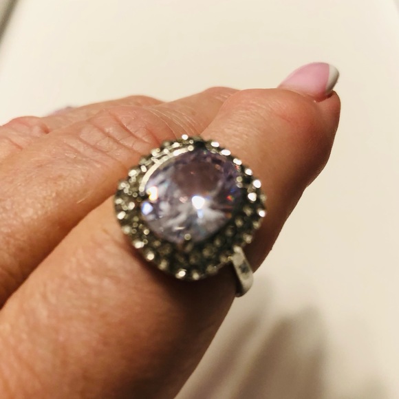 Faceted Size 9 Crystal Cocktail Ring - Picture 2 of 9